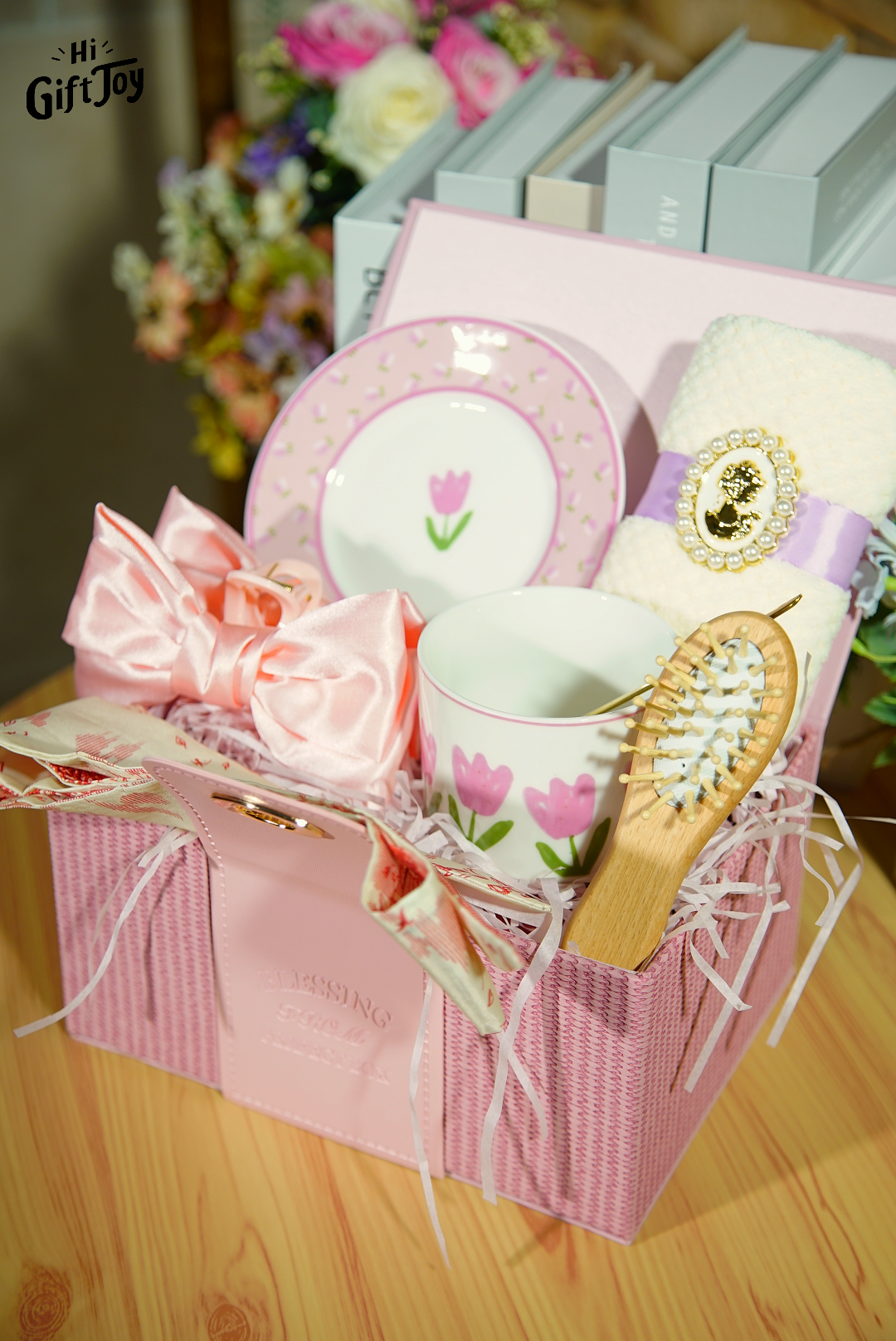 Luxury Pink Tulip Gift Box for Women – Ceramic Mug & Plate Set, Hair Accessories, Towel & Comb in Elegant Handbag Box