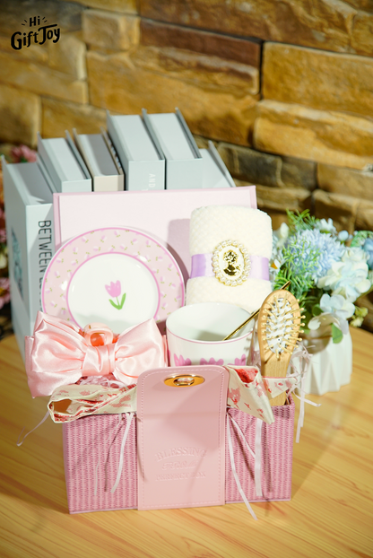 Luxury Pink Tulip Gift Box for Women – Ceramic Mug & Plate Set, Hair Accessories, Towel & Comb in Elegant Handbag Box