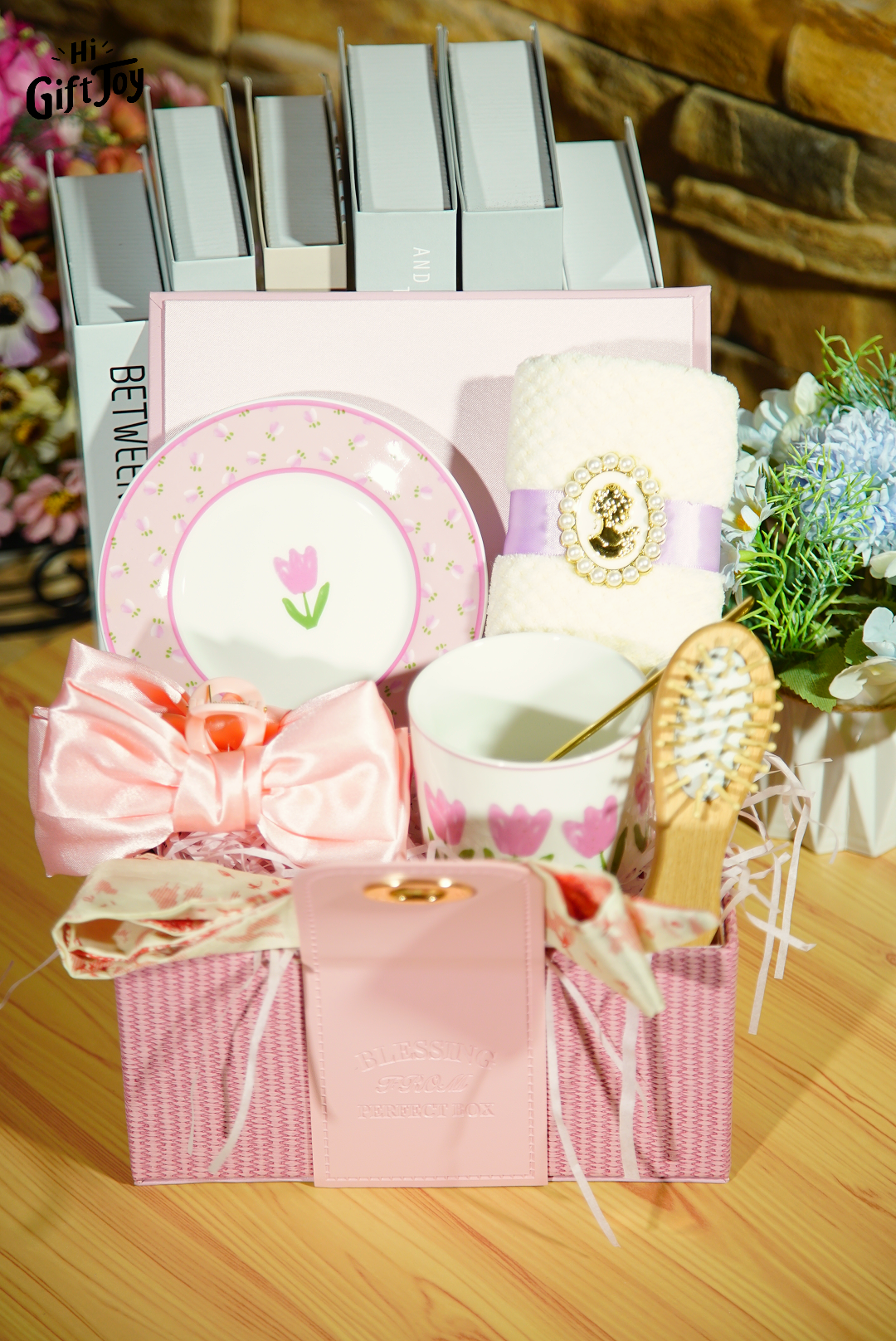 Luxury Pink Tulip Gift Box for Women – Ceramic Mug & Plate Set, Hair Accessories, Towel & Comb in Elegant Handbag Box
